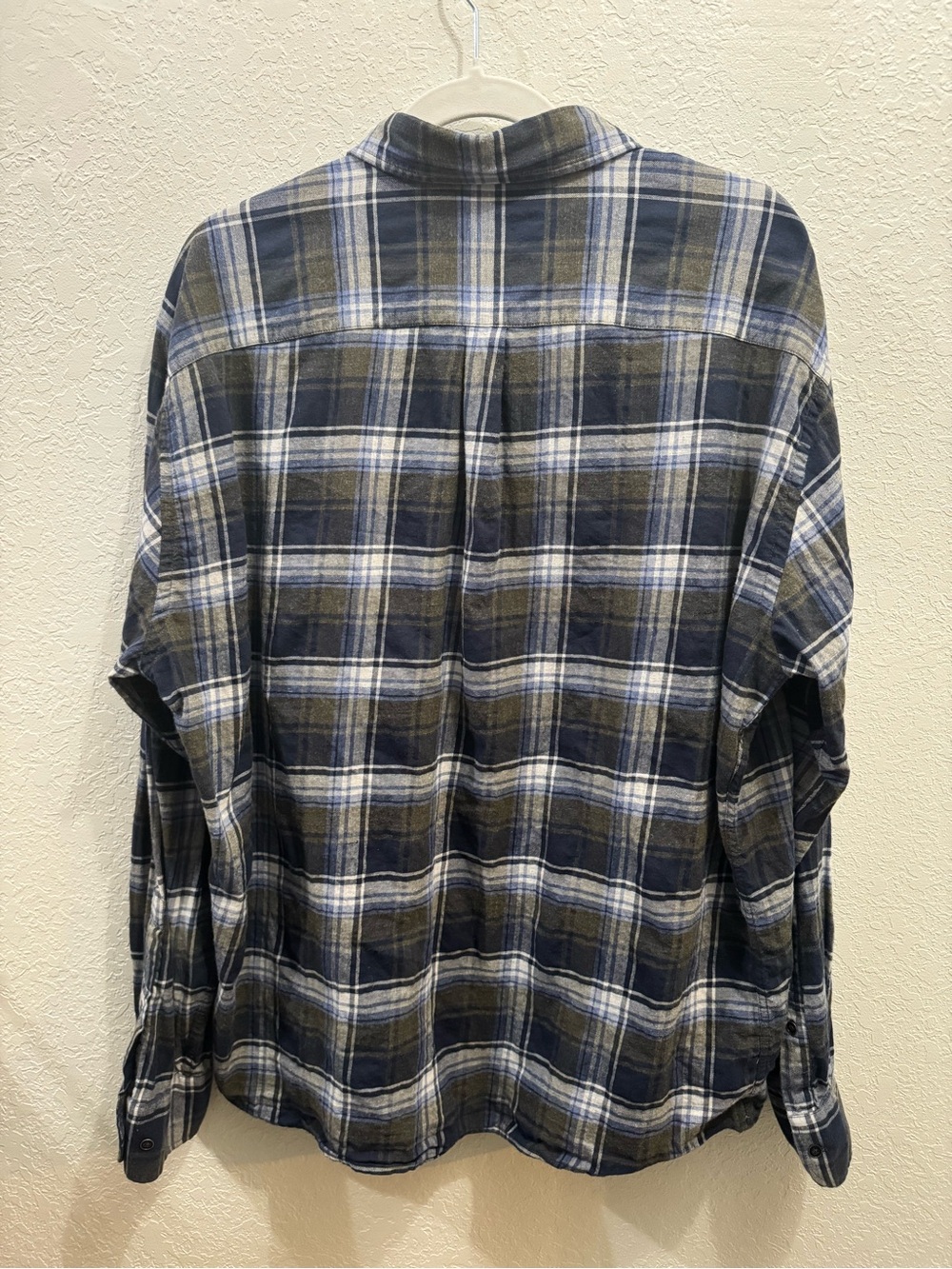 Peter Millar Men's Casual Blue Grey Olive Plaid Button-Up Flannel - XL- EUC - Picture 2 of 10